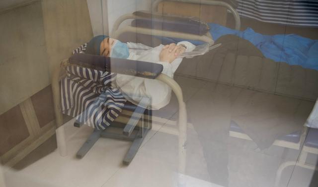 被感染医务人员的病房日记：儿子，妈妈要做奥特曼