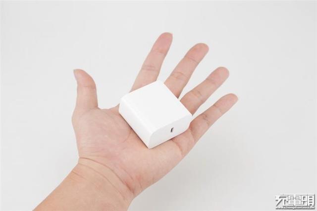 scp魔法绘制最新版本（体积缩减27 小米65W PD充电器评测）