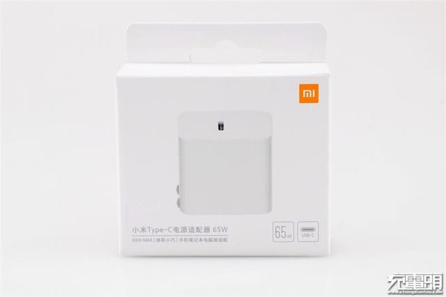 体积缩减27% 小米65W PD充电器评测