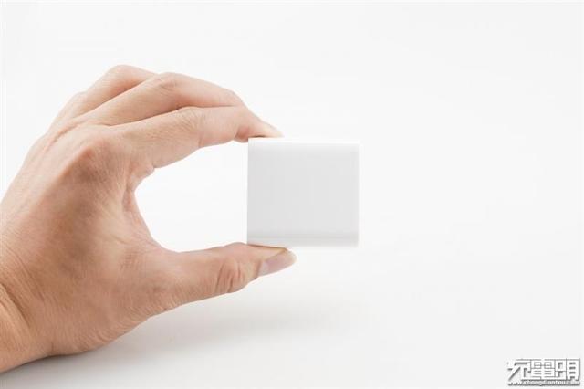 体积缩减27% 小米65W PD充电器评测