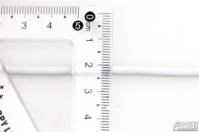 体积缩减27% 小米65W PD充电器评测