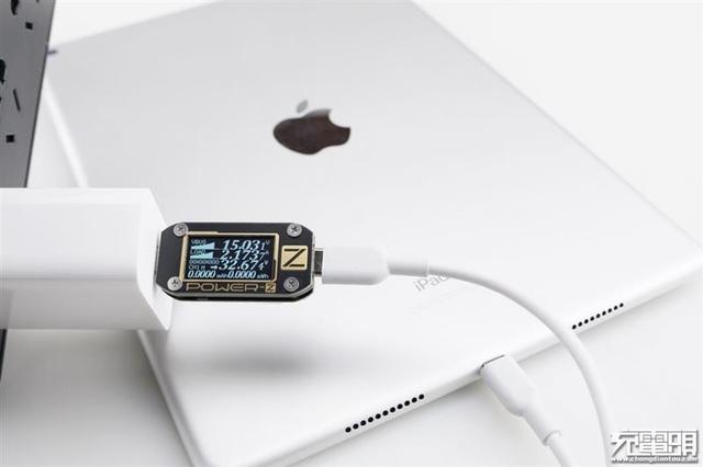 体积缩减27% 小米65W PD充电器评测