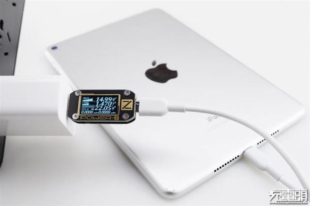 体积缩减27% 小米65W PD充电器评测