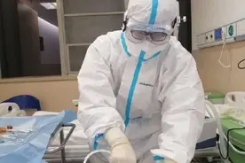 抗疫一线父亲写给10岁儿子：静待为父射穿金甲凯旋之时图片