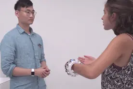 科学家研发超声波可穿戴设备：可干扰数码监听设备图片
