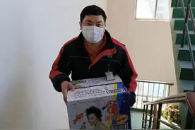 「听」疫情下的快递小哥：快递小哥的幸福与辛苦 90后叮咚小哥的铁军精神图片
