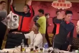 成龙曾志伟聚会怎么回事 成龙曾志伟聚会现场还有哪些明星图片