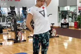 张雨霏陆上训练给宅家健身者的启示视频封面