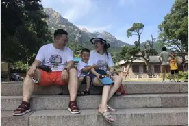 第一次穿纸尿裤，有些难为情图片