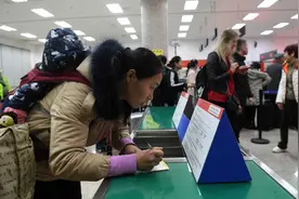 中越边境口岸逐渐畅通，越南坚持6.8%发展目标图片