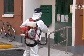 一线抗疫群英谱丨小区来了“消毒侠” 公益服务为大家视频封面