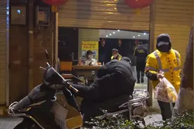 烧烤店复工仅接外卖单，日营业额上万元视频封面