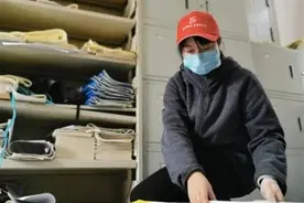 没有学习资料，不要紧，这个学校给高三学子快递了近500份图片