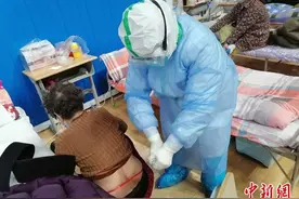 广西援助武汉护士讲述温馨一刻：患者听声音就能认出我图片