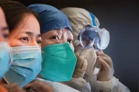 说星星很亮的人，是因为你没见过他们的眼睛图片