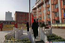 甘肃徽县：开学延迟 爱国教育不延迟图片