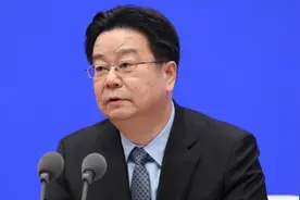 疫情是否会影响工资？人社部：可采取调薪、缩短工时等方式协商视频封面