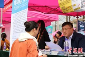 面试“上身小西服，下身大睡裤”，竟然拿到offer了图片