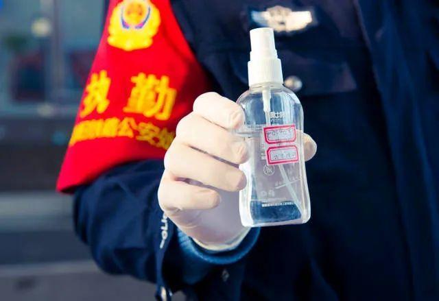 酒精能带上高铁吗，酒精可以带上高铁吗（千万别带这种酒精坐火车）