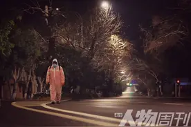 疫情下的武汉“守夜人”图片
