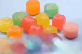 一颗又一颗，这些糖是童年的甜蜜之源图片