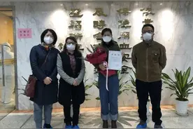 “这份恩情我会铭记一辈子！”“武汉妈妈”无偿捐献血浆图片
