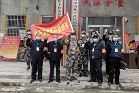 通城县隽水河畔，有一支老兵防控突击队图片