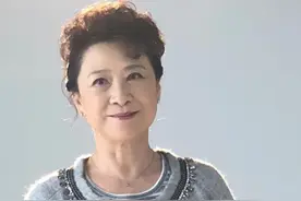 战疫·两地书｜王馥荔母子：用深情的朗诵，为“战疫之歌”插上声音的翅膀图片