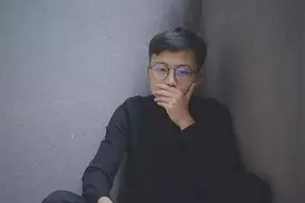 抖音青砖伴瓦漆白马踏新泥是什么歌 歌曲演唱者及歌词介绍图片