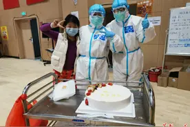 方舱医院9岁患者与护士同跳手语舞：听我说，谢谢你图片