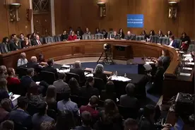 美媒：不是10%！美国口罩库存仅满足1%专业医护人员需求视频封面