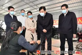 孙大伟在博白督战脱贫攻坚工作时强调：坚决夺取战“疫”战“贫”双胜利图片