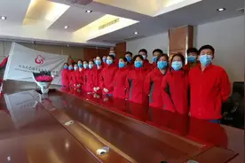 前线后方共一心，队歌高唱振人魂：河南大学淮河医院线上庆生“65岁”图片