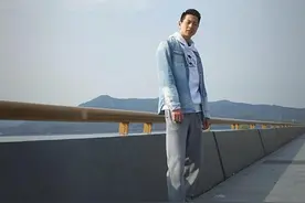居家体育课㊵|青蓝小学雷强强老师，轻物抛接和体能练习图片