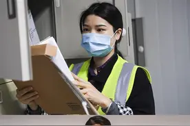 建筑业女职工镜头前绽放美丽图片