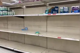英国部分超市抢购：纸品告急洗手液缺货视频封面