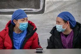 援荆玫瑰绽放！护士长：徒手插鼻肠管 5分钟救下危重症图片