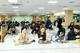 韩国施行公务员抗疫新规：下班后直接回家 禁止出差图片