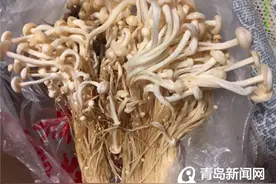 网友怀疑金针菇泡药变质 监管部门介入24小时内送检图片