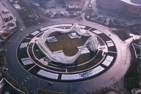 关键时刻，总书记来到这座英雄的城市视频封面