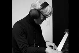 坂本龙一等9位音乐家线上接力演奏视频封面