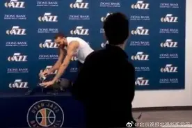 漠视疫情！NBA球员戈贝尔确诊新冠肺炎前狂摸麦克风图片