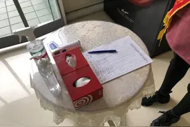 恢复营业第一天的海底捞并没有那么热闹图片
