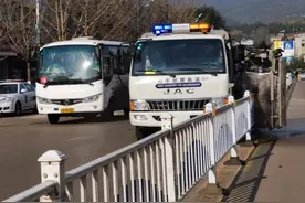 富源：护栏清洗车方便快捷 解决护栏清洗难题让县城变得更加美丽图片