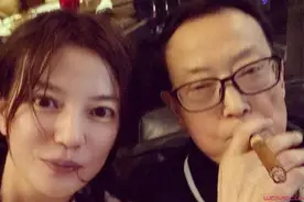 赵薇晒与爸爸合影怎么回事？赵薇父母做什么的身份背景大起底图片