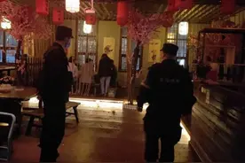 疫情期间，酒吧正常营业了？贵阳十几个年轻人聚集喝酒……图片