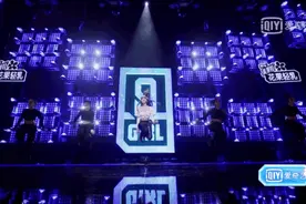 Jennie、Lisa、宋妍霏爱惨了的BM风到底是什么？图片