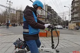 疫情里的代驾师傅：“秋”到要当跑腿小哥 自信单量慢慢好起来图片