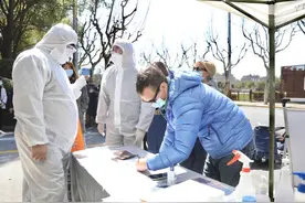 浦东碧云社区直击法国一家人上海团圆，“我很理解上海的做法，都是为了我们的安全！”图片