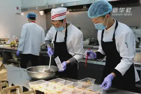 甘肃：中央厨房模式探索餐饮经营新渠道视频封面